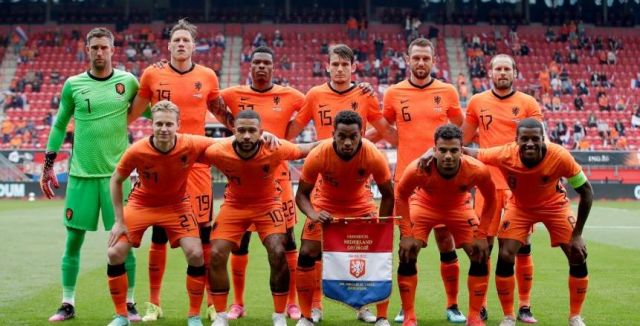 ضد النمسا هولندا مدرب هولندا: