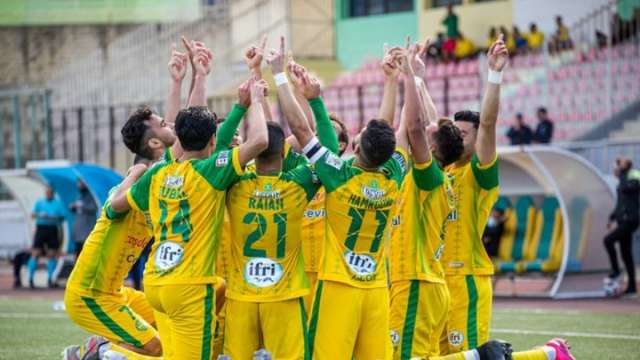 الدوري الإنجليزي بالعربي