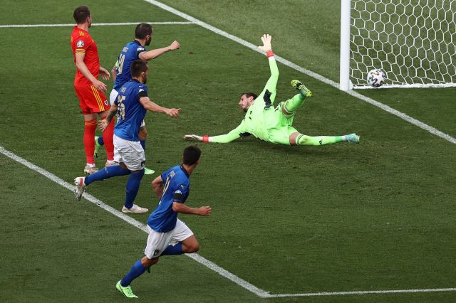 إيطاليا ضد النمسا