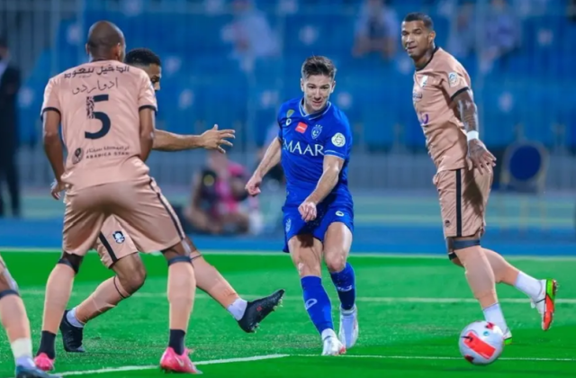 معلق مباراة الهلال ضد الرائد
