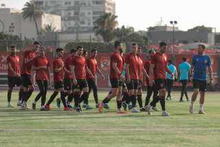 من هو معلق مباراة الاهلي...