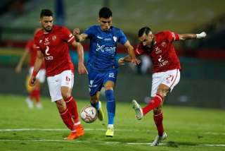 موعد مباراة الزمالك والأهلي في...