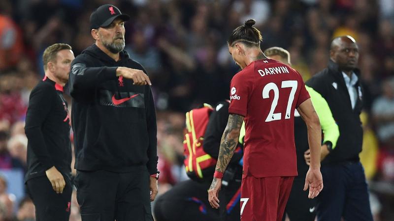 ليفربول في مأزق قبل مباراة مانشستر يونايتد في الدوري الإنجليزي