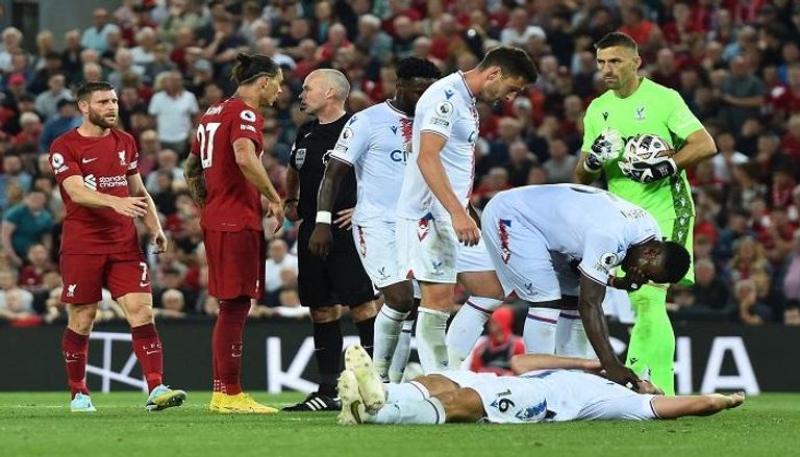 بسبب نونيز.. جماهير ليفربول تهدد مدافع كريستال بالاس بالقتل