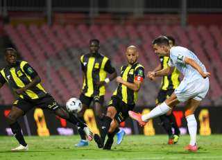 القنوات الناقلة لمباراة الإتحاد والفتح...
