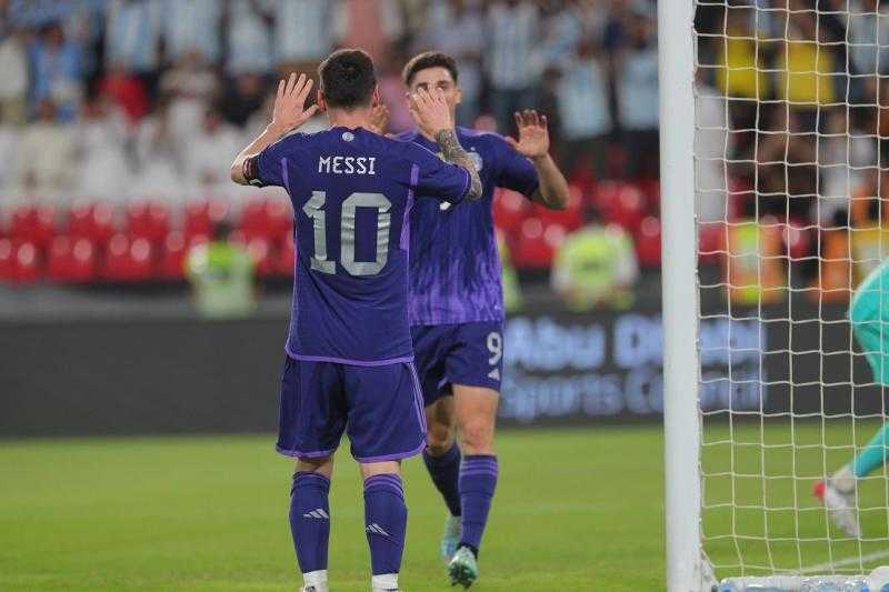 أهداف مباراة الأرجنتين وبولندا اليوم في كأس العالم قطر 2022 .. ميسي يضيع ركلة جزاء ولكن تتأهل الأرجنتين!