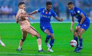 القنوات الناقلة لمباراة الهلال والرائد...