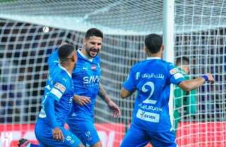 الهلال يقتنص الفوز بصعوبة أمام ضمك في دوري ”روشن” السعودي