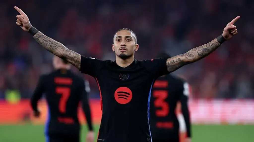 تشكيلة برشلونة ضد بنفيكا في دوري أبطال أوروبا 2025 والقنوات الناقلة