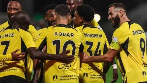 معلق مباراة الاتحاد والرياض في...