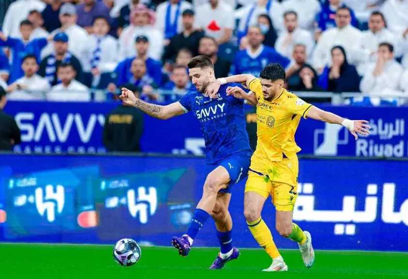معلق مباراة الهلال والتعاون في دوري روشن السعودي 2025 والقنوات الناقلة