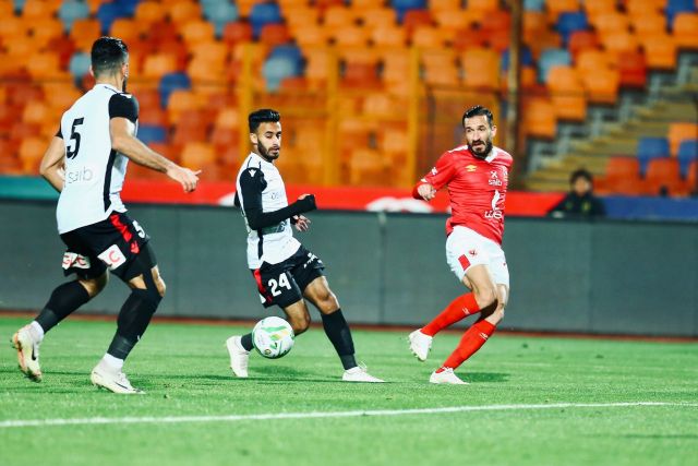 الدوري الإنجليزي بالعربي